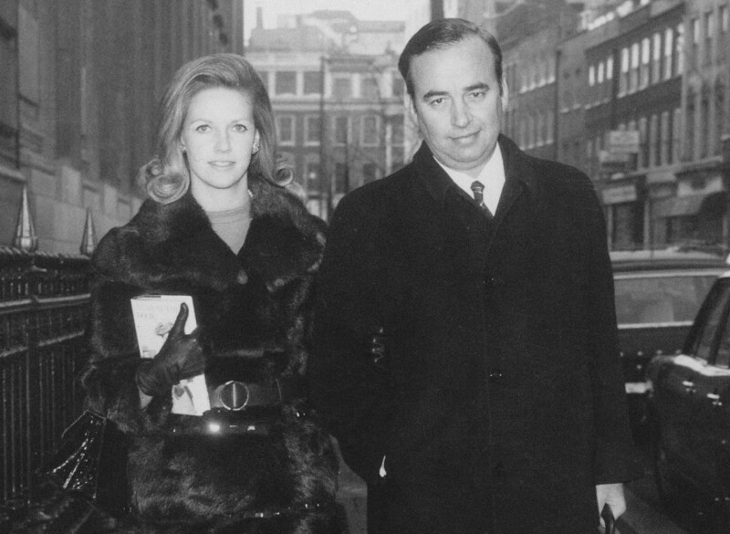 Anna Torv y Rupert Murdoch