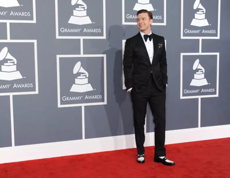 El cantante ha sido elogiado por su logrado estilo. Recientemente, el diseñador Tom Ford mostró su entusiasmo con la oportunidad de crear looks para el videoclip de su nuevo sencillo, Suit & Tie.