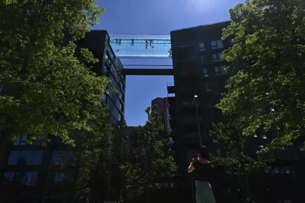 skypool.jpg