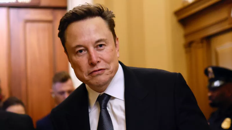 Elon Musk ya tiene una fortuna que nadie más ha logrado: es de 400.000 mdd