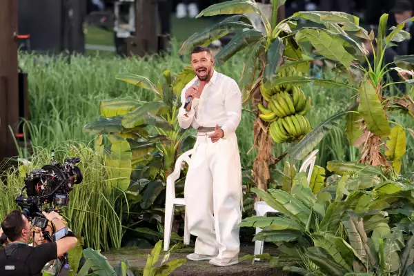 bad-bunny-performance-super-bowl