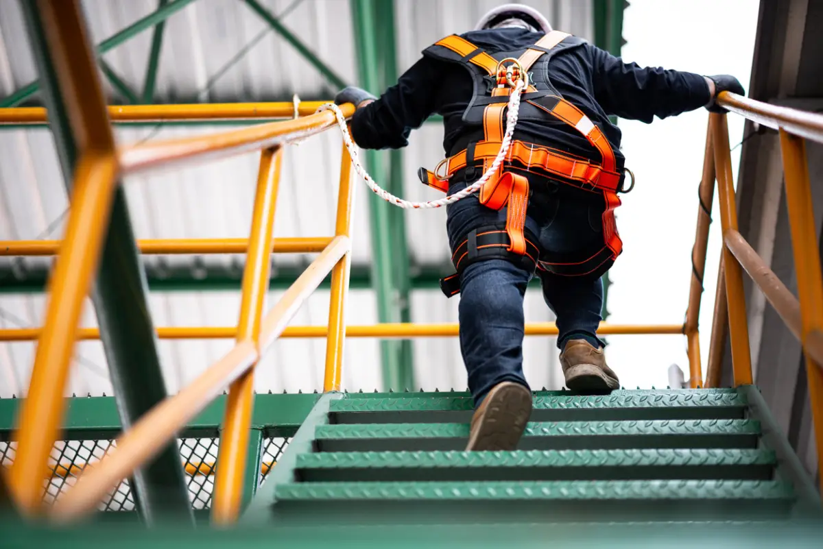 ¿Qué es la prima de riesgo de trabajo 2025 y cómo se determina?