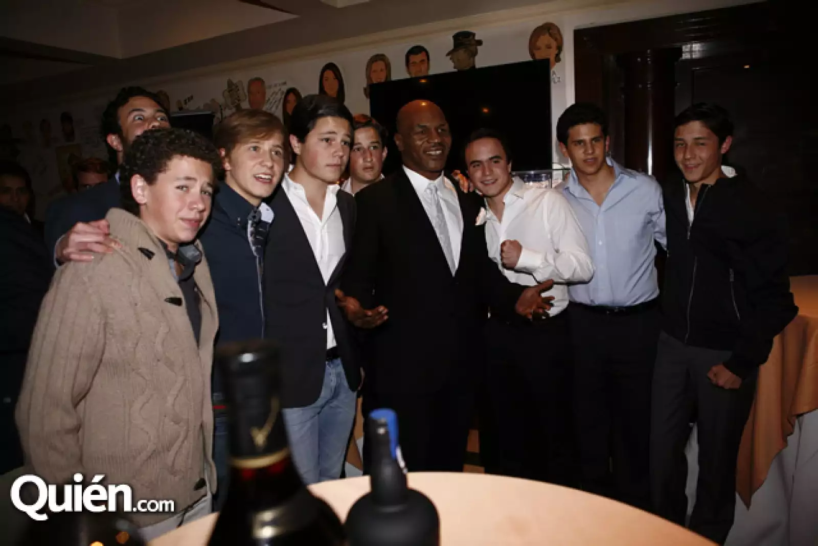 Sebastián Cisneros, Daniel Kramer, Costa Enríquez, Andrés Sulaimán, Mike Tyson, Héctor Sulaimán y Javier Madrazo