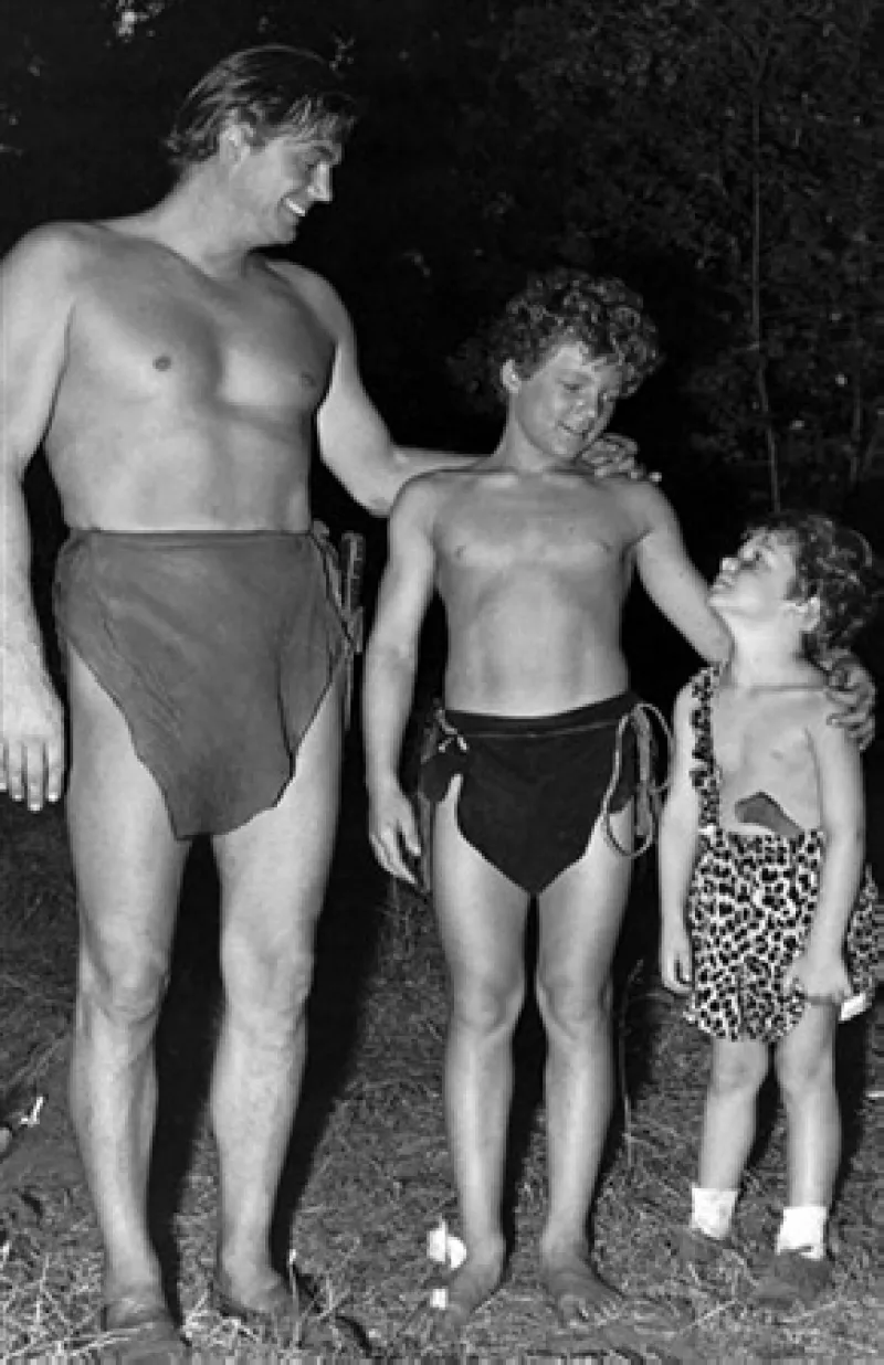 La esposa Johnny Sheffield informó que su marido falleció a causa de un paro cardiaco, el que fuera Boy, el chico de la jungla, murió a los 79 años.