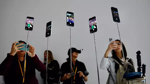 Escasez de RAM encarece al iPhone