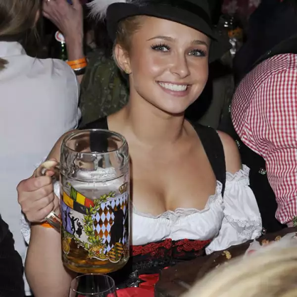 Prost! (salud) Hayden Panettiere