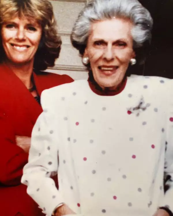 La reina consorte Camila y su mamá Rosalin Shand