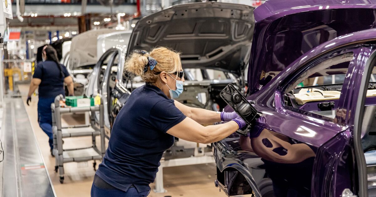 BMW Business, Mercedes ve Audi'ye veda? % 52,5'e kadar tarifeler operasyonlarını mümkün değil
