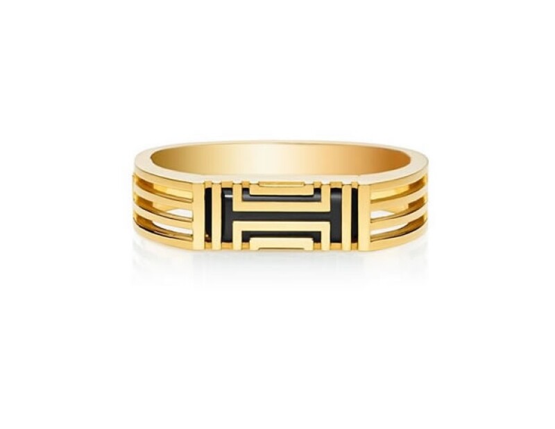 Tory Burch modernizó el diseño de la pulsera Fit Bit.