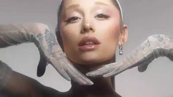 10 años de dangerous woman.jpg