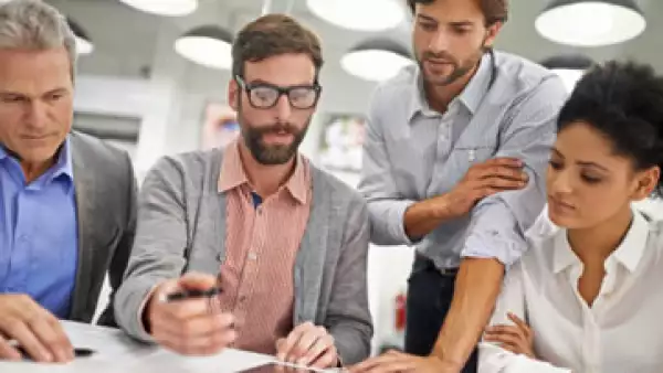 El trabajo burocrático está orientado a la eficacia, pero no a la innovación ni al compromiso. (Foto: Getty Images)