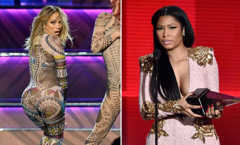 Durante los AMAs, la cantante y actriz hizo un homenaje a uno de los temas más representativos de Nicki, a quien al parecer, no le gustó.