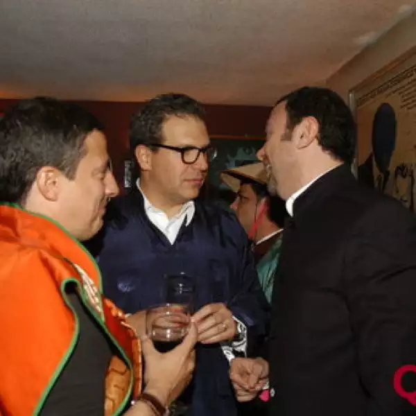 Roberto Burford, John Reuter, Enrique Guerrero