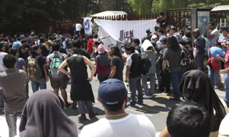 Los estudiantes aseguran que las nuevas disposiciones atentan contra sus derechos educativos. (Foto: Cuartoscuro)