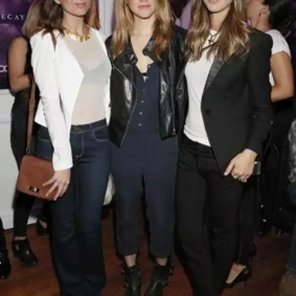 Solene Furlanis,Nathalie Martínez y Chloe Amutio