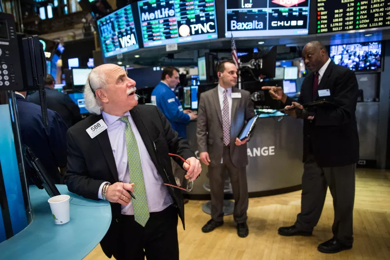 Las acciones en el mercado estadounidense subieron por los comentarios de Reserva Federal de EU.