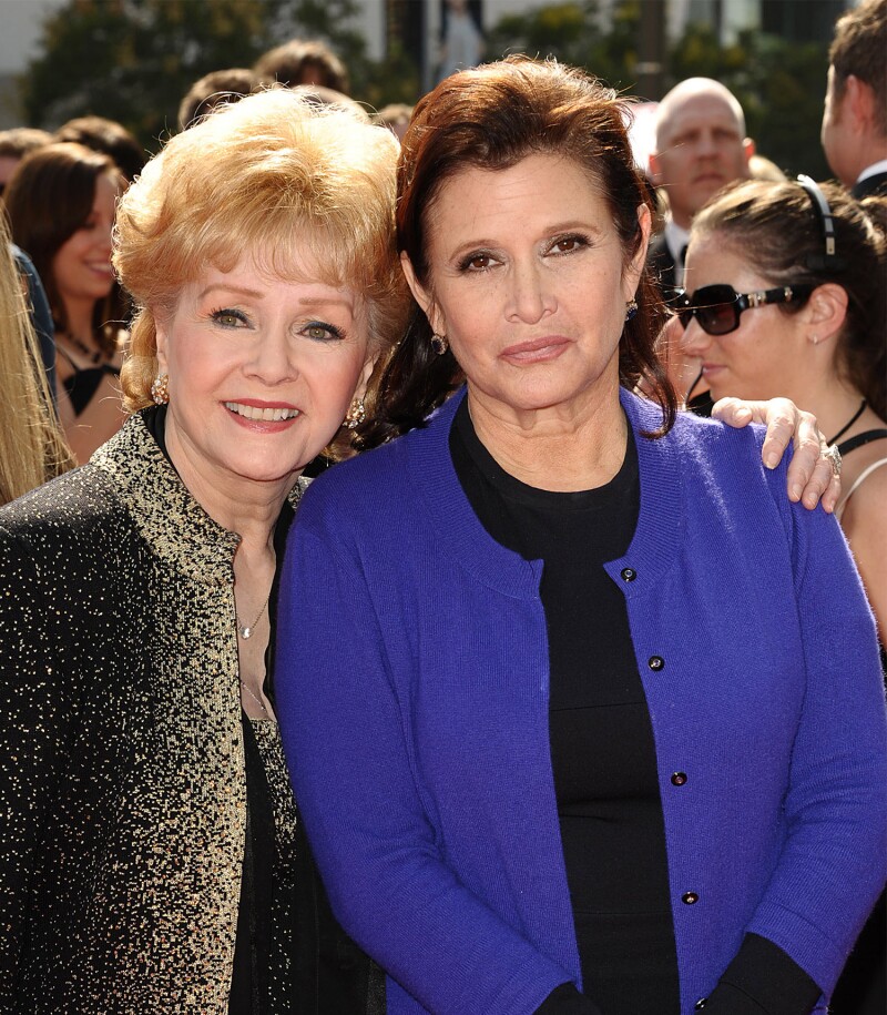 Debbie Reynolds y Carrie Fisher en los Emmy 2011