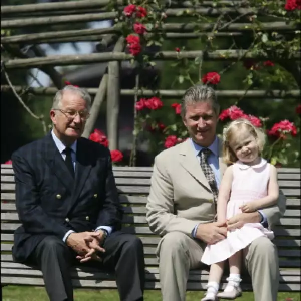 Toma clases de baile en la Academia Municipal de Música en Asse.