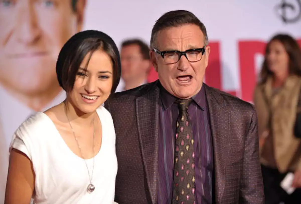 Varios meses han pasado desde la muerte del actor Robin Williams, cuya hija, Zelda, por fin ha hablado sobre lo difícil que le está siendo el proceso de estar sin él.