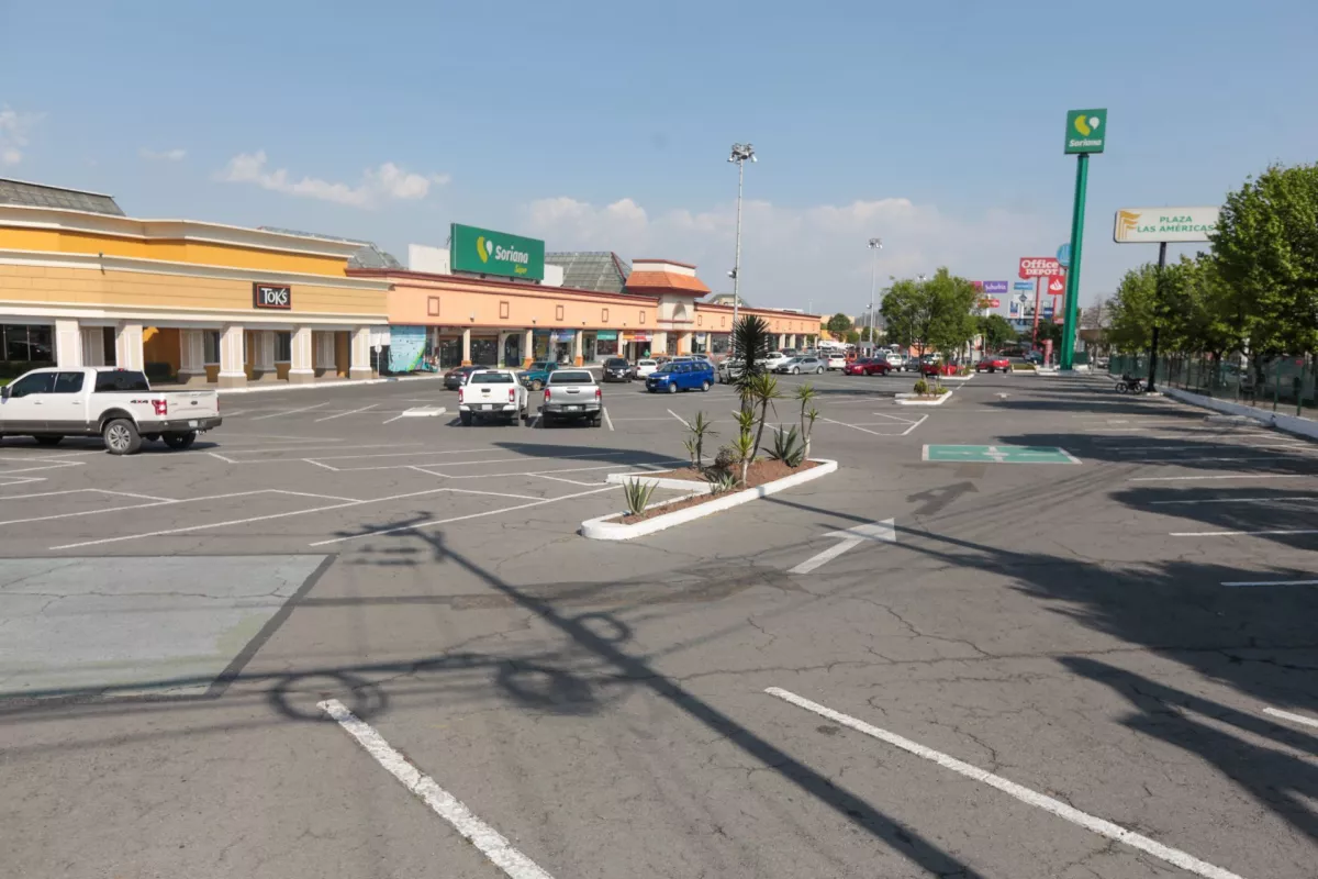 Endurecen medidas de prevención ante COVID-19 en el Edomex cerrando negocios como cines, centros comerciales, tiendas departamentales entre otros.