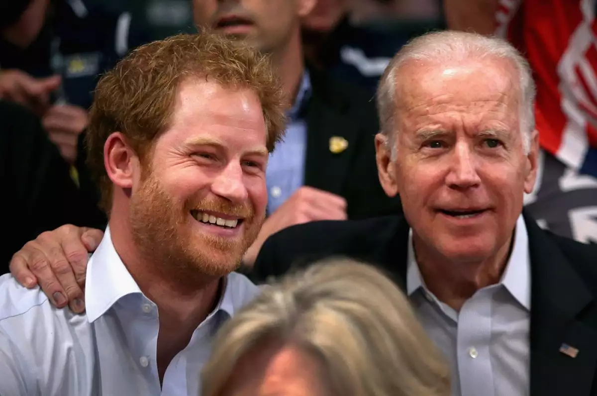Príncipe Harry y Joe Biden