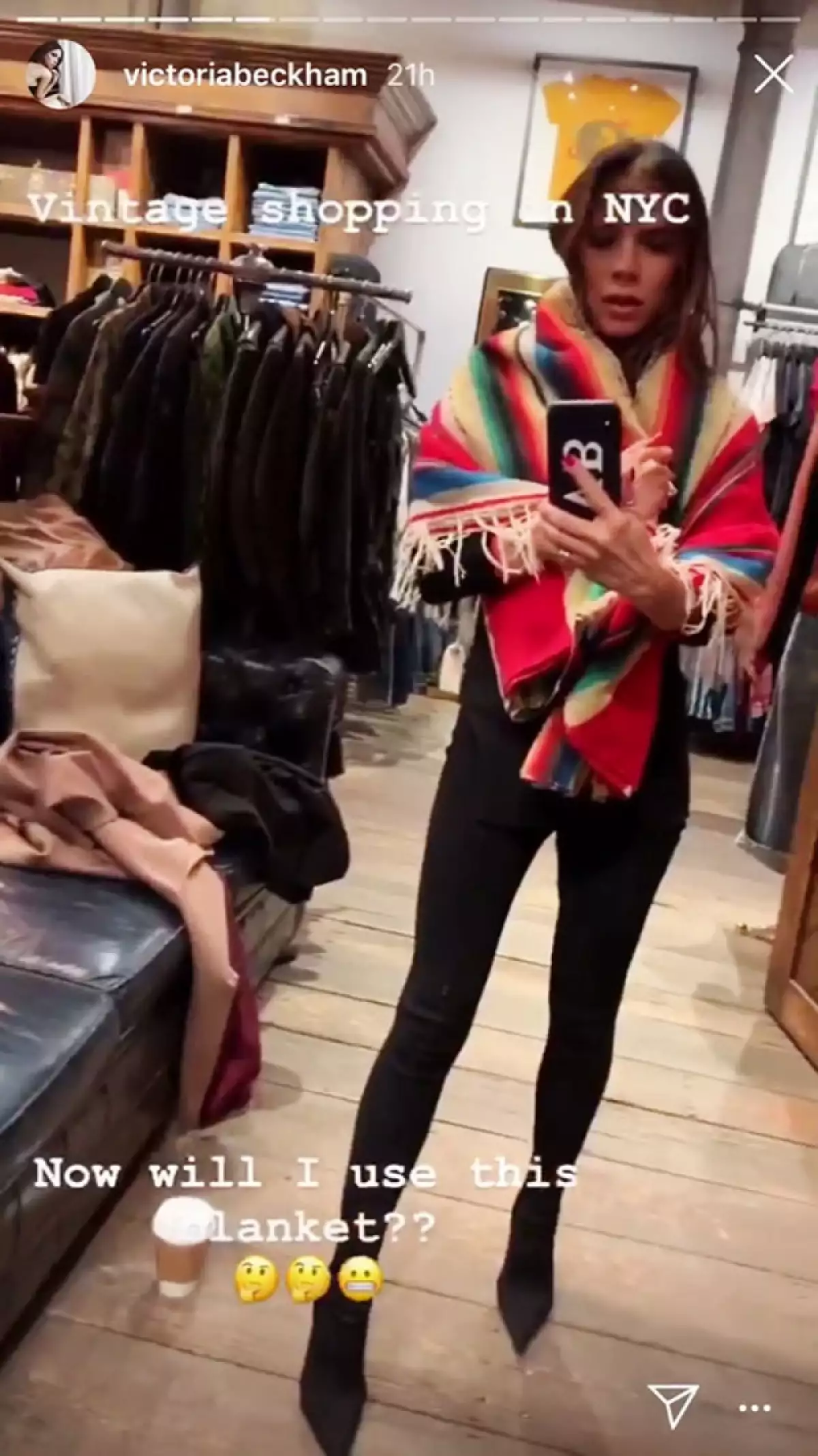 Victoria-Beckham-Sarape-02