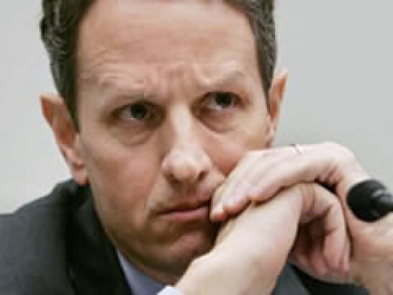 Timothy Geithner tendrá la responsabilidad de asignar los 350,000 mdd restantes del rescate financiero. (Foto: Archivo)