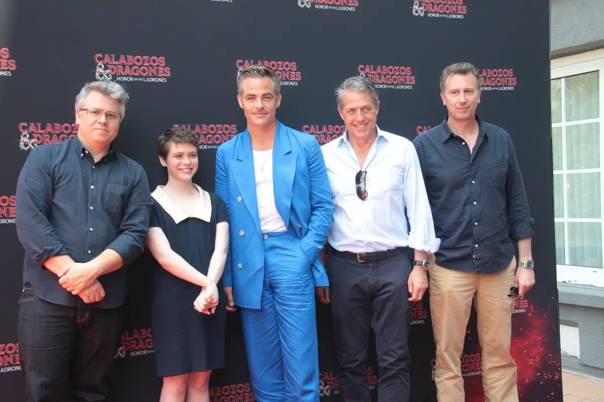 El cast y crew de 'Calabozos y dragones' visitó México