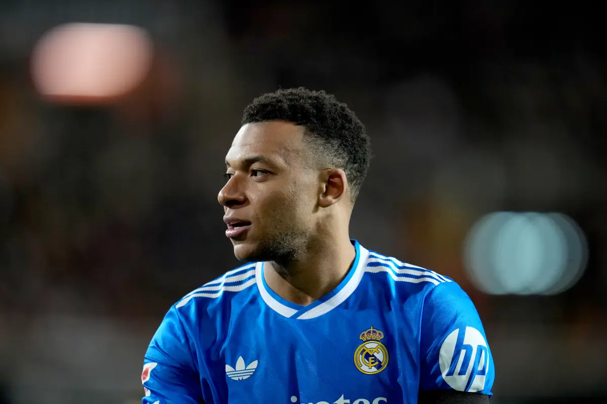 Real Madrid confirma que Mbappé sufre una lesión en la rodilla: esto se sabe