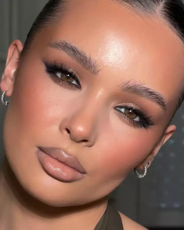 smokey eyeliner makeup look .jpg