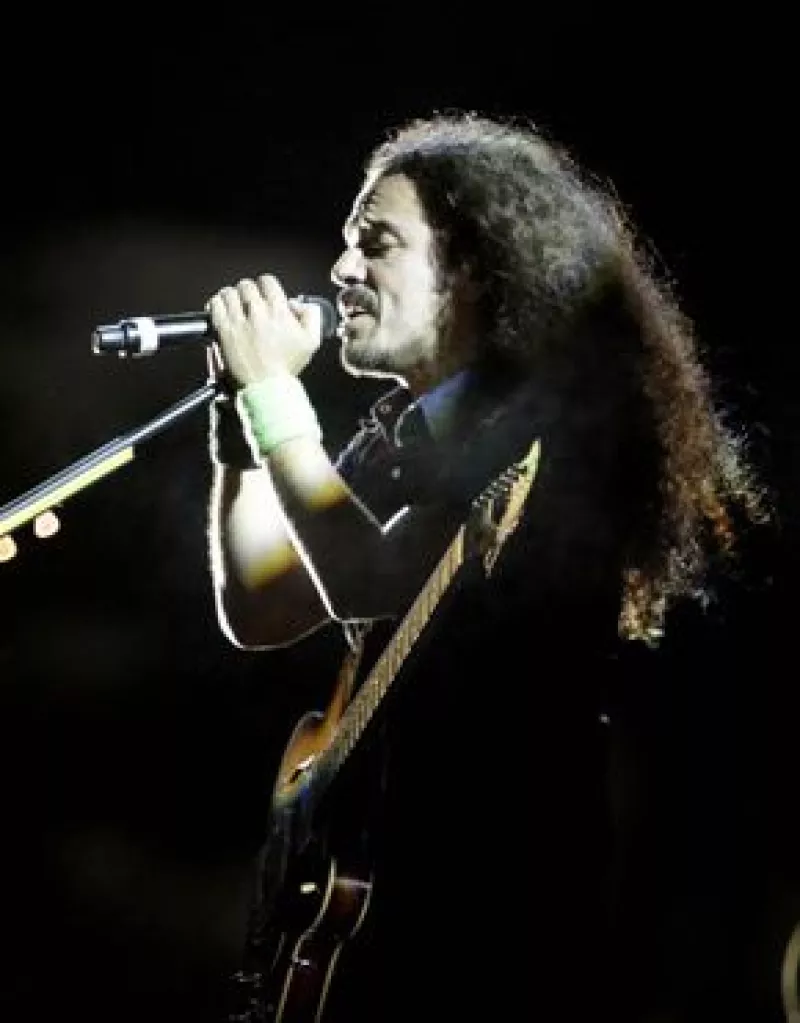 La banda mexicana Café Tacvba finalmente se presentará el viernes en Bogotá con su tour "20 años, 20 ciudades" que conmemora las dos décadas de trayectoria de la agrupación.