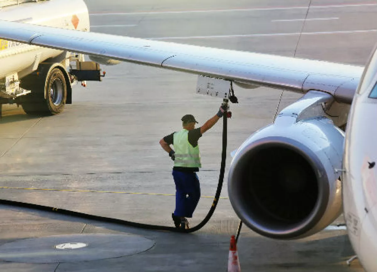 carga de combustible avi�n