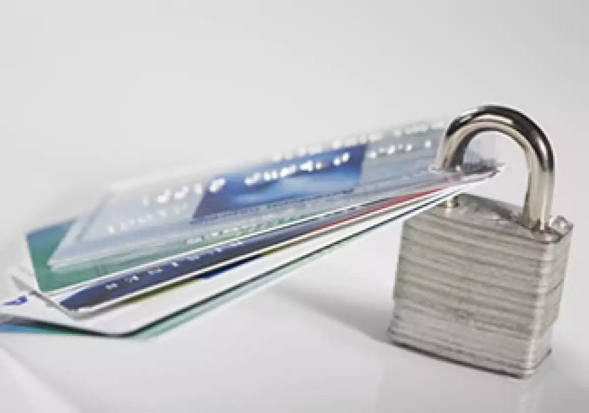 La institución vigilará los seguros que se ofrecen a través de los bancos y por teléfono. (Foto: Photos to Go)