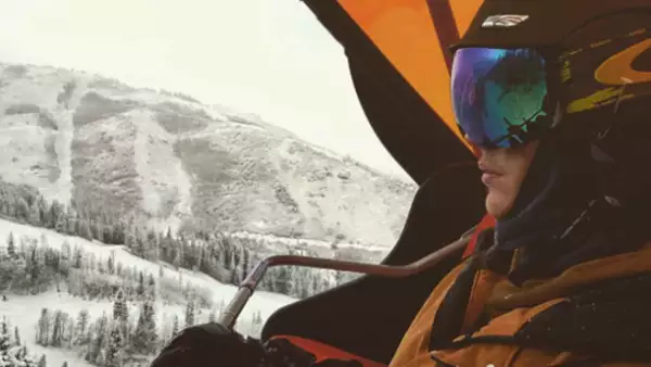 Después de cancelar presentaciones, el cantante ha decidido tomar unos días libres esquiando. Sin embargo, no ha revelado el destino exacto de su viaje.