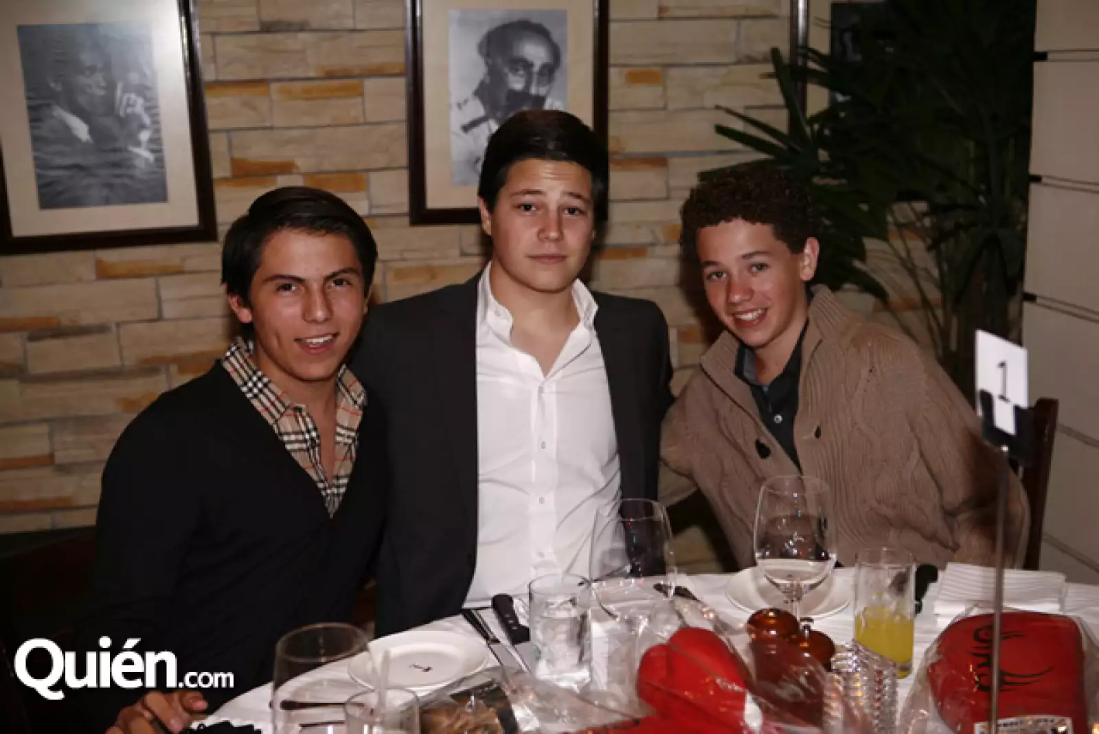 Santiago Poo, Costa Enríquez y Sebastián Cisneros