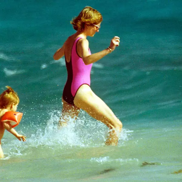 PRINCESS DIANA AND FAMILY ON HOLIDAY ON THE ISLAND OF NECKER, VIRGIN ISLANDS, WEST INDIES - 1988