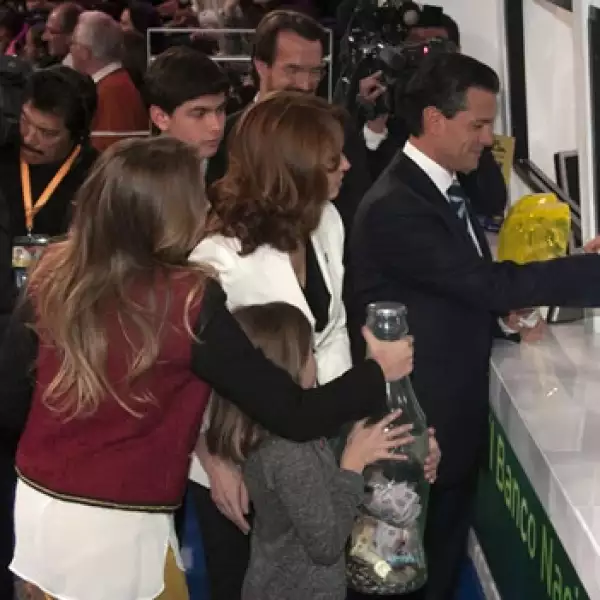 peña nieto teleton 2012 televisa  3