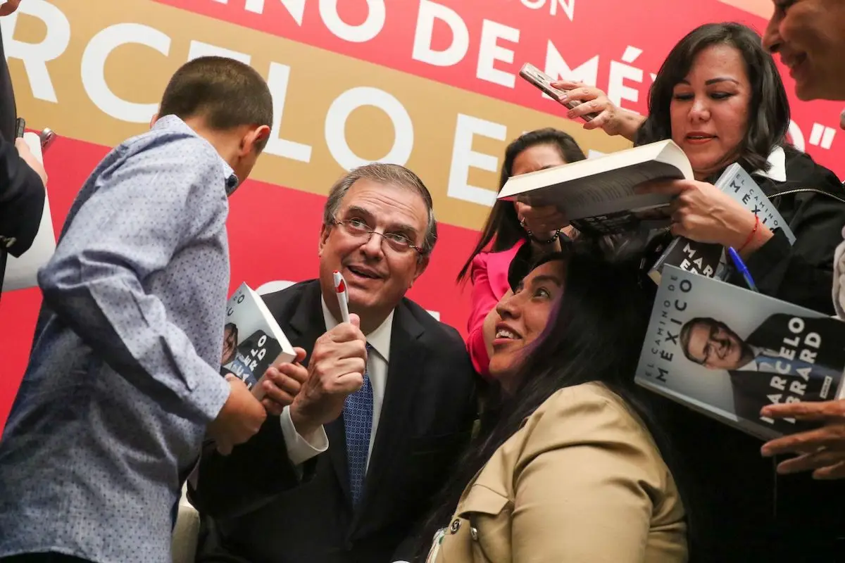 Marcelo Ebrard, secretario de Relaciones Exteriores (SRE) presentó su libro "El Camino de México", en el Palacio de Minería.