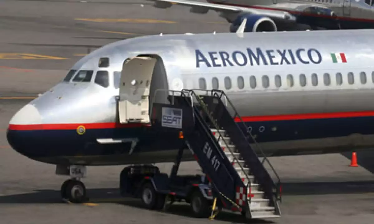 Aeroméxico ha dicho que la resolución de la Junta de Conciliación le permitirá recortar sus costos laborales. (Foto: Archivo)