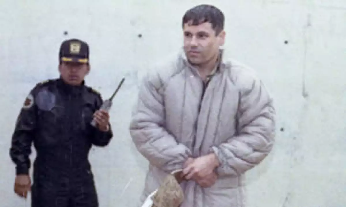 El dinero del narcotraficante fue hallado en un vehículo en la colonia Cumbres de Juárez, en Tijuana. (Foto: AP)