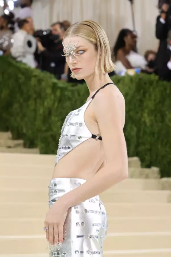 The 2021 Met Gala Celebrating In America: A Lexicon Of Fashion - Arrivals