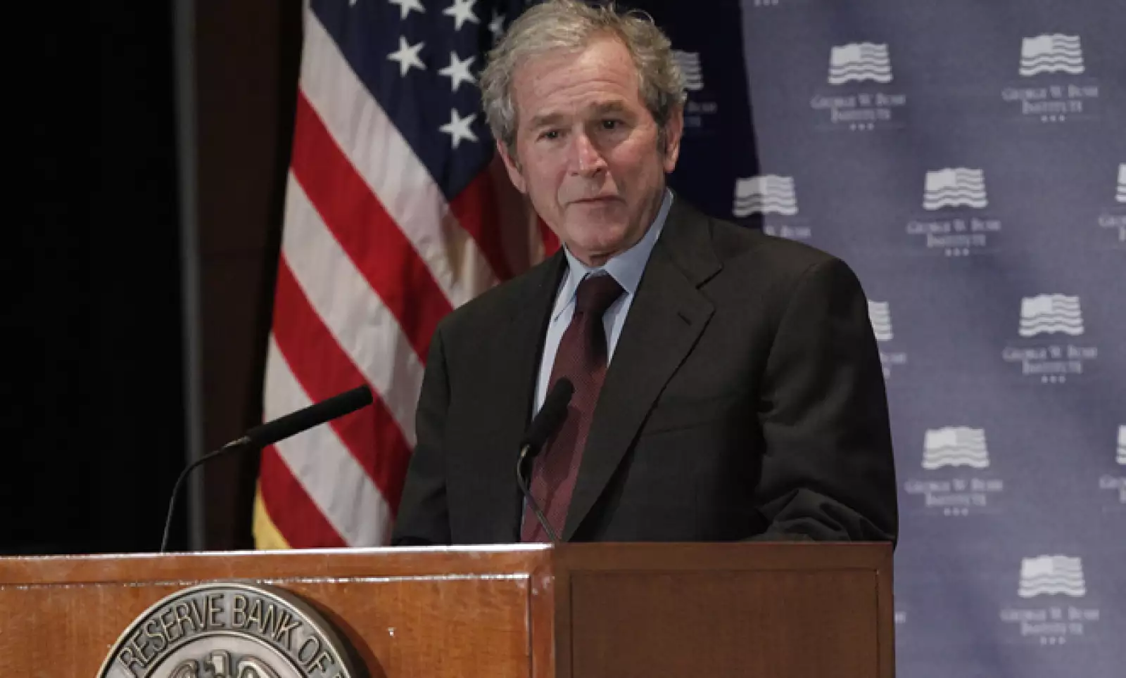 Septiembre de 2006: “Ayer estuvo el diablo aquí (persignándose) en este mismo lugar huele a azufre todavía”.