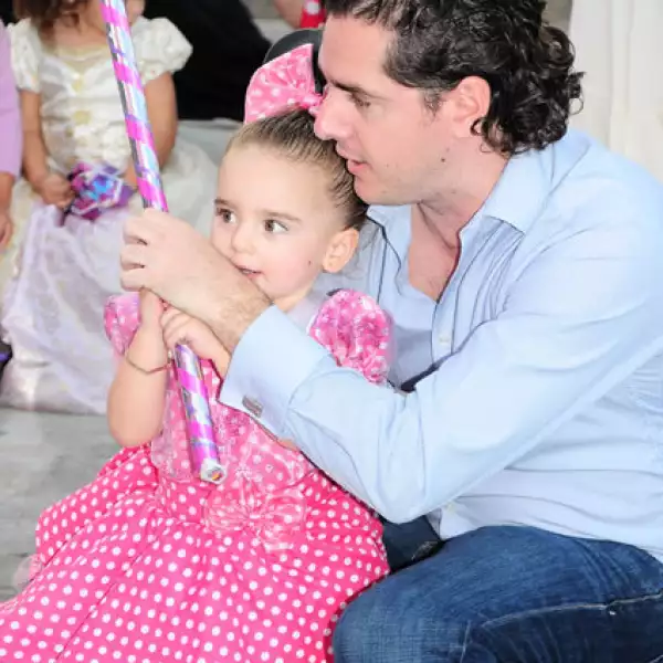 Valentina y Checo Barrera