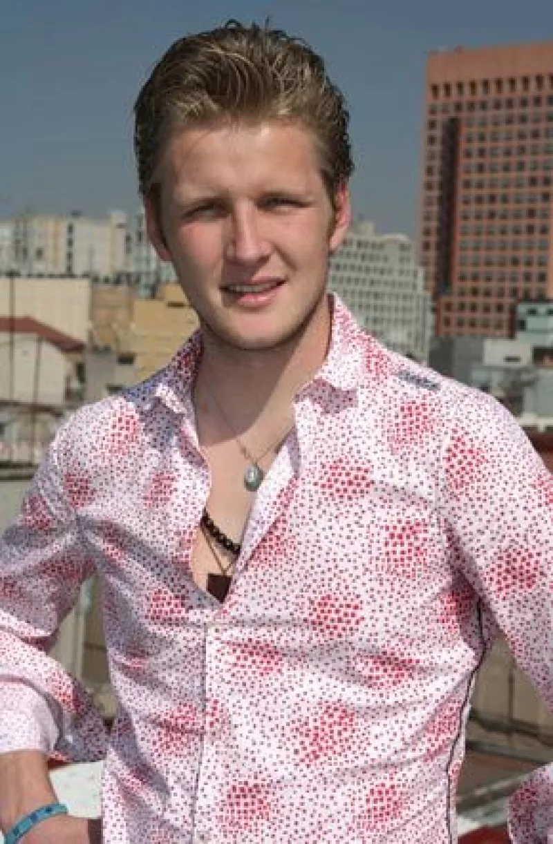 El cantante presentó de manera oficial su álbum debut, Voy, en el Lunario del Auditorio Nacional; el evento tuvo como invitado especial a Emmanuel, su papá.