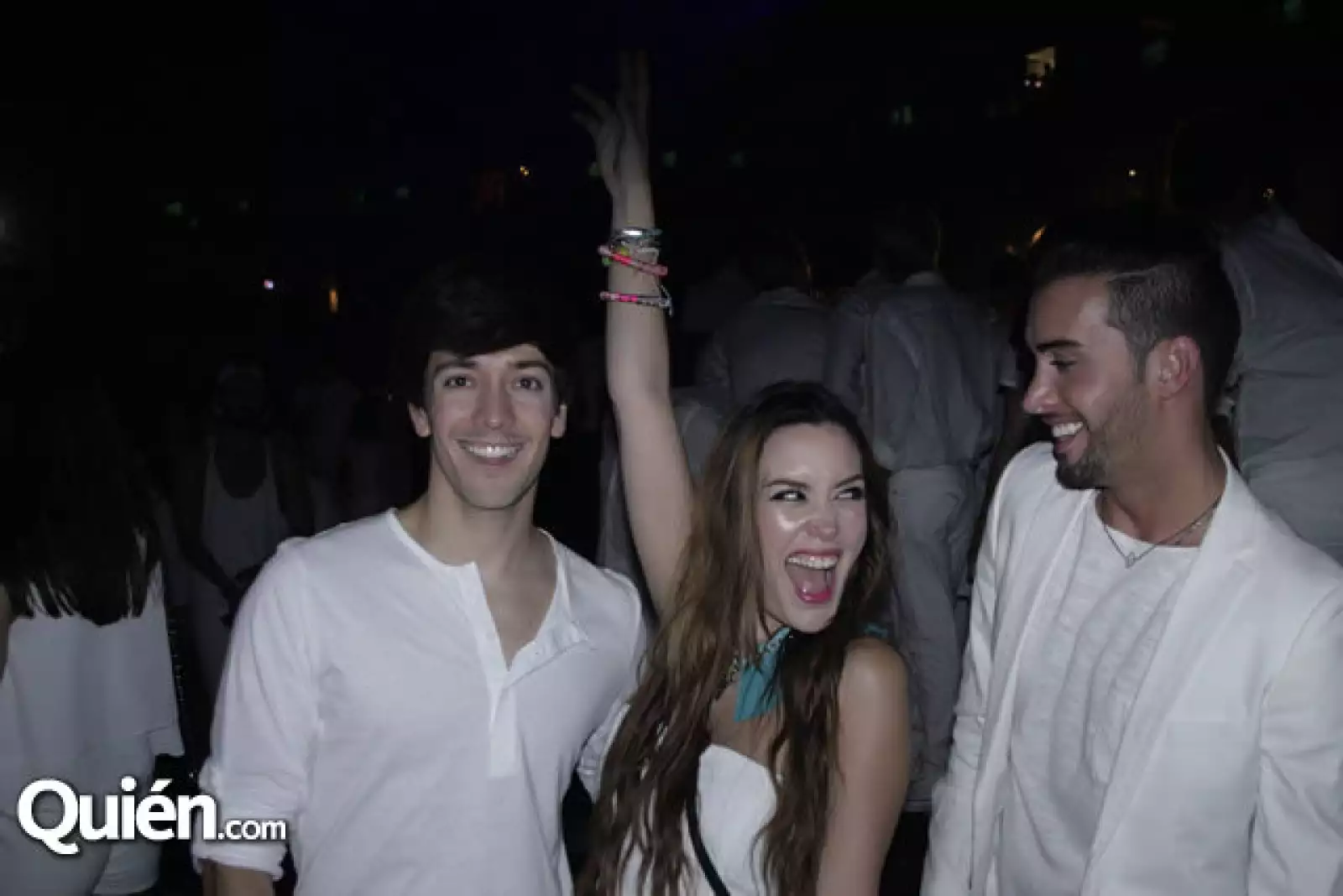 Roger González,Carla Medina y Roberto Carlo