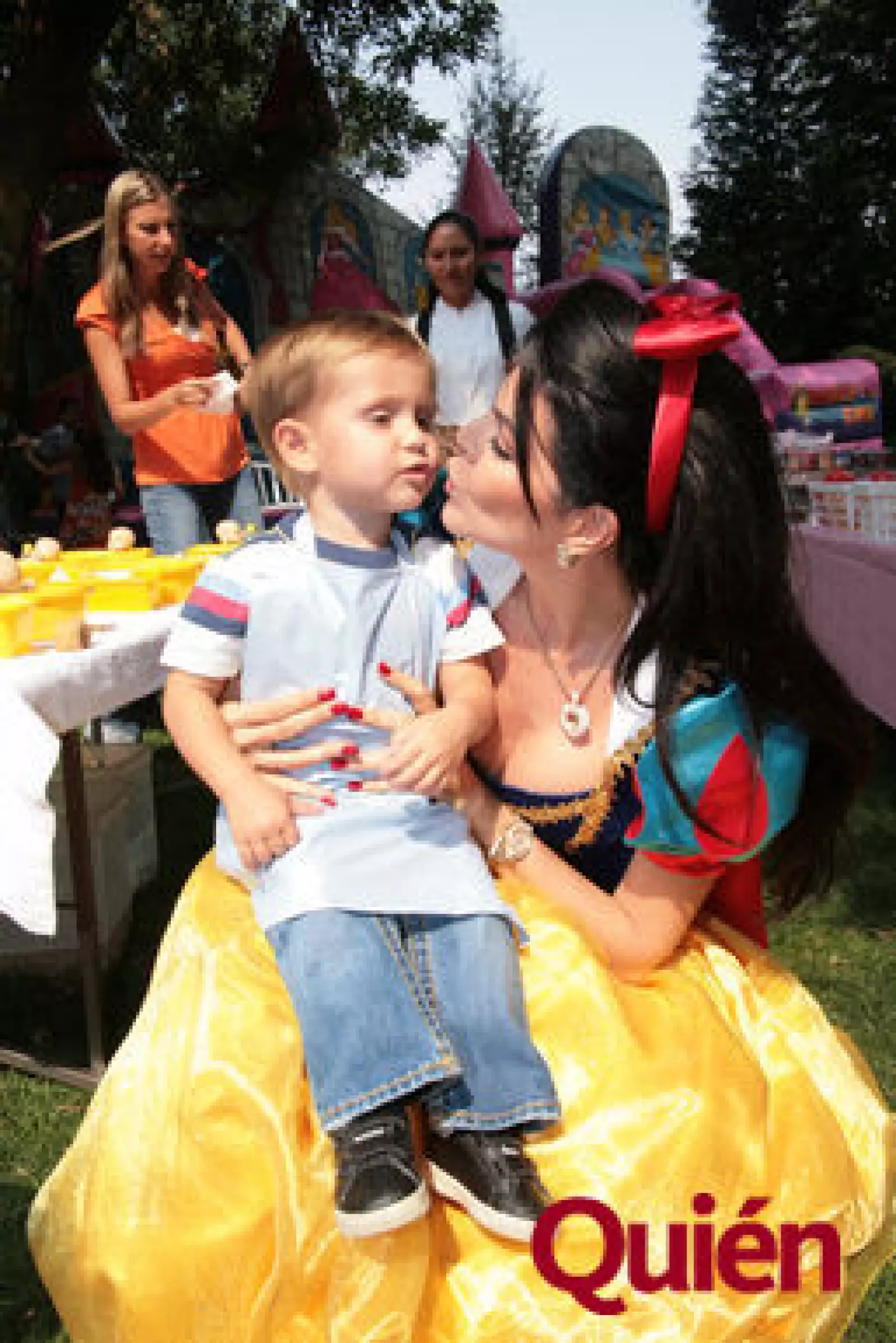 Carlos Peralta, Mariana Peralta