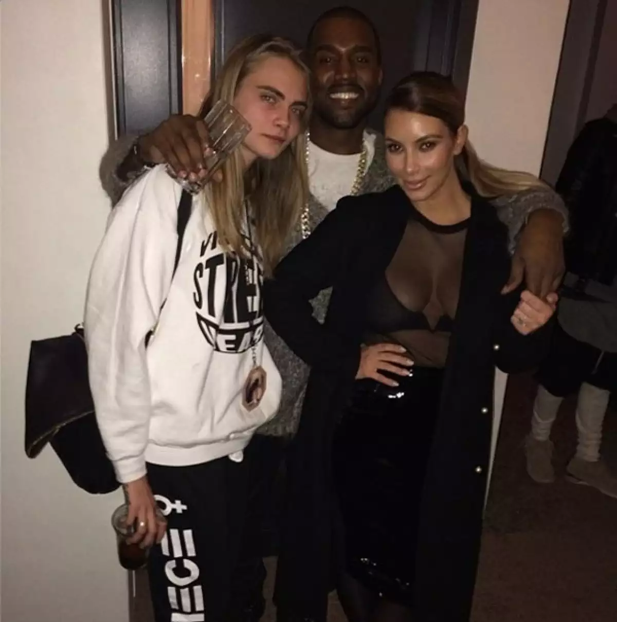 La socialité es la fan número 1 del rapero y está presente en cada uno de sus conciertos, siempre robando miradas con sus sensuales looks.