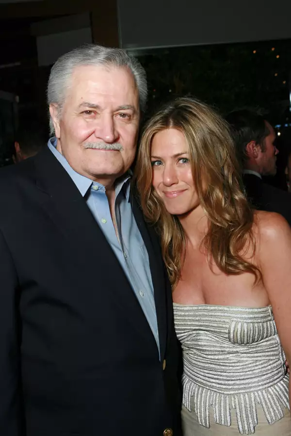 Jennifer Aniston celebra la carrera actoral de su padre John Aniston