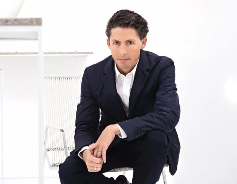 El yerno de Carlos Slim y Norman Foster serán los responsables del nuevo rostro de entrada al país. Conoce quién es el arquitecto, quien ha asegurado que desea transformar a México.