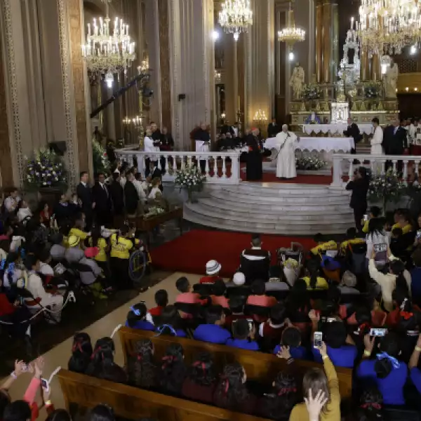 El papa habló frente a un grupo de 600 niños, a quienes les pidió, como es costumbre, rezar por él.